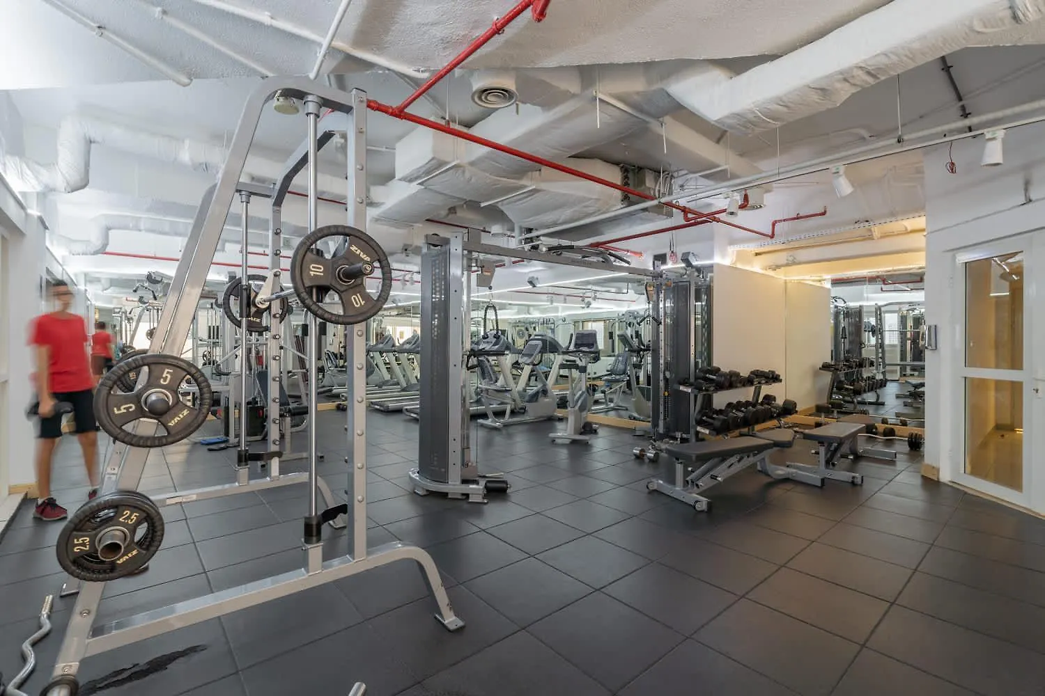 Spacious & Serene 2 Bedroom In Dubai Marina For 4