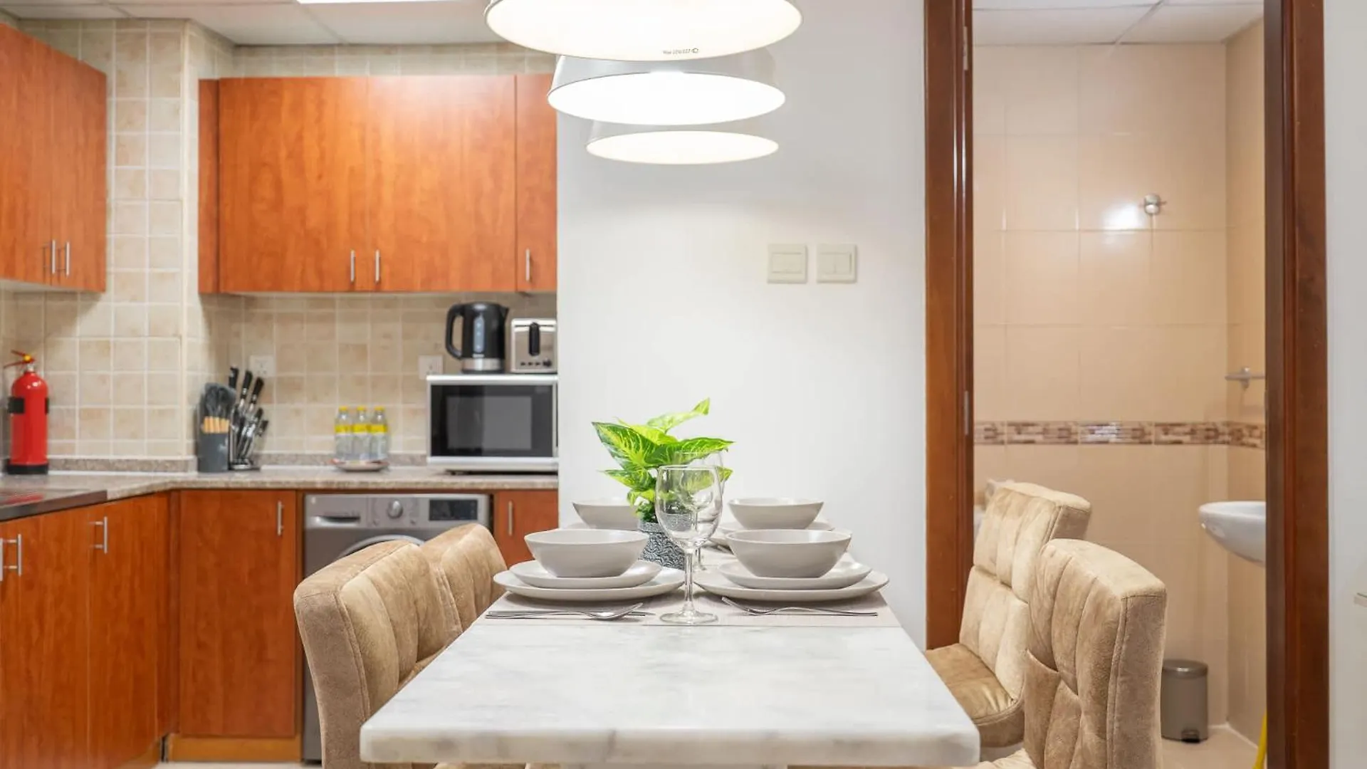 Spacious & Serene 2 Bedroom In Dubai Marina For 4 0*,