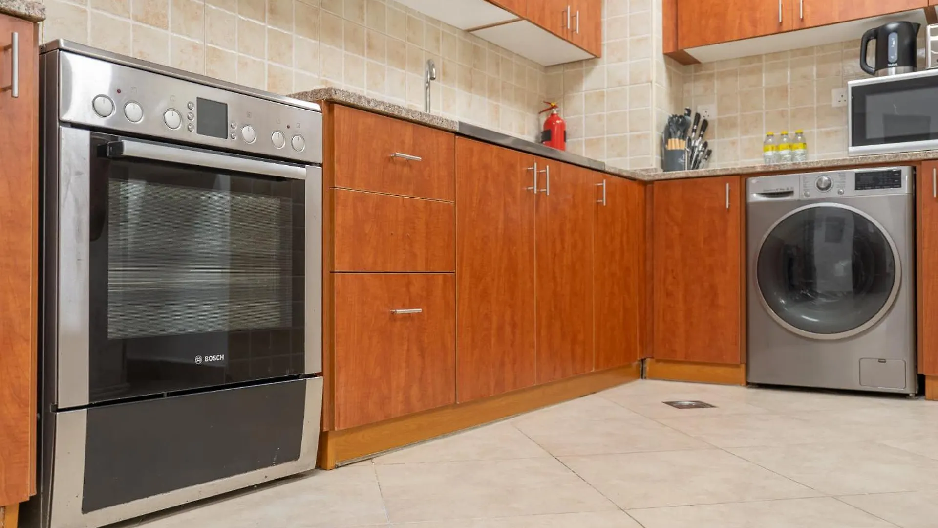 Spacious & Serene 2 Bedroom In Dubai Marina For 4