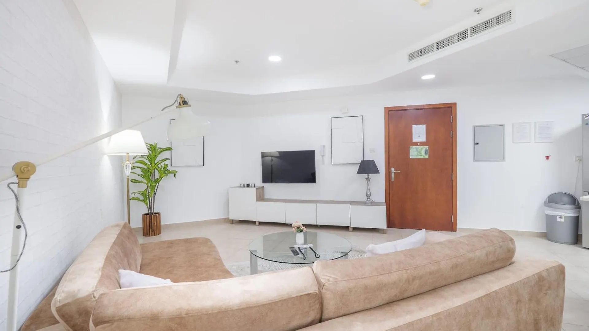 Spacious & Serene 2 Bedroom In Dubai Marina For 4 0*,  United Arab Emirates
